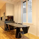Pick A Flat\'S Apartment In Montmartre - Rue Des Martyrs